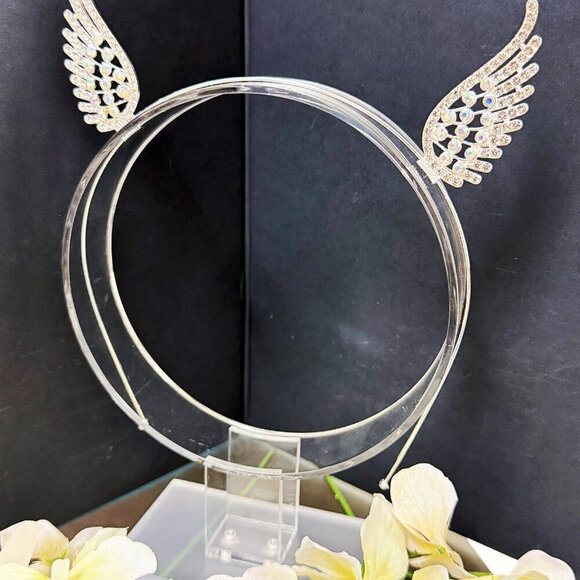 Angel wings headband, silver halo crown, Flower girl headpiece, Fairy halo crown - Picture 3 of 6